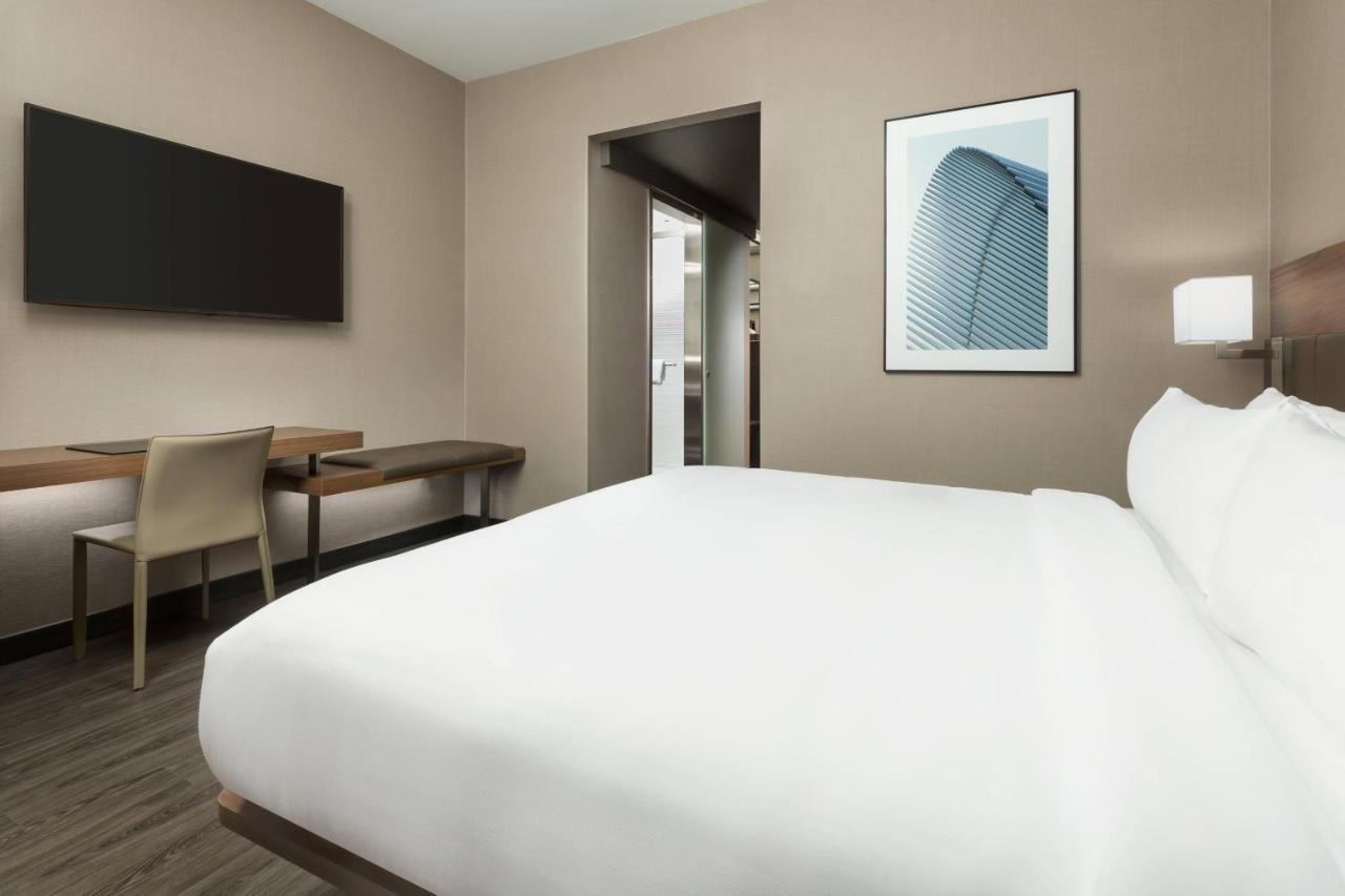 Ac Hotel By Marriott New York Times Square Zewnętrze zdjęcie