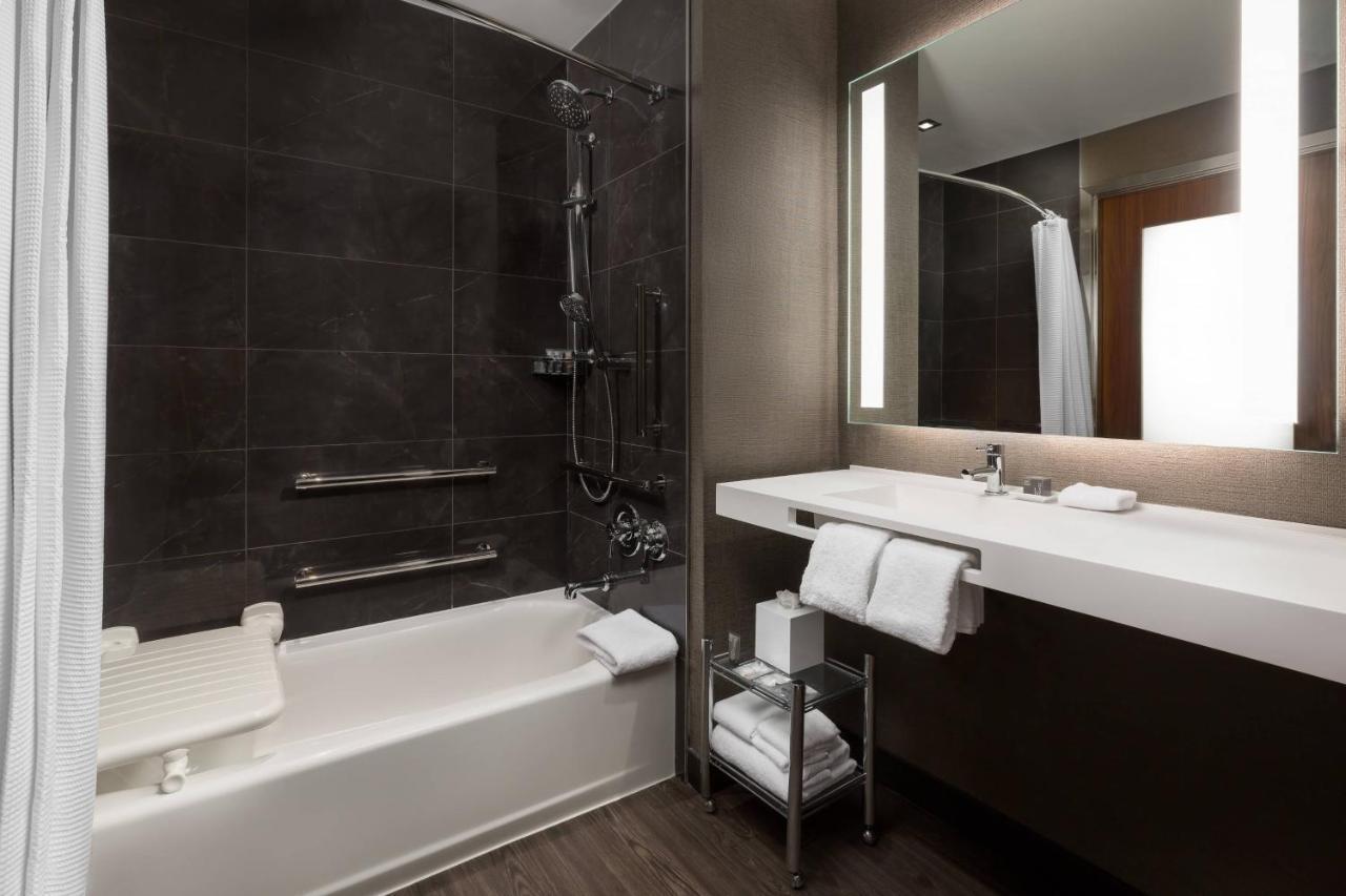 Ac Hotel By Marriott New York Times Square Zewnętrze zdjęcie